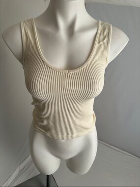 Gypsy & Jade ivory ribbed cropped tank cami top